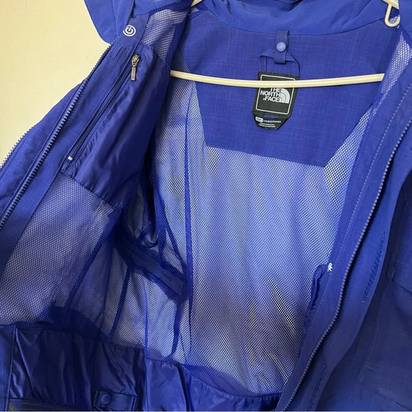 EUC The North Face Hyvent Marine Blue Women's Raincoat Size Small - Picture 7 of 9